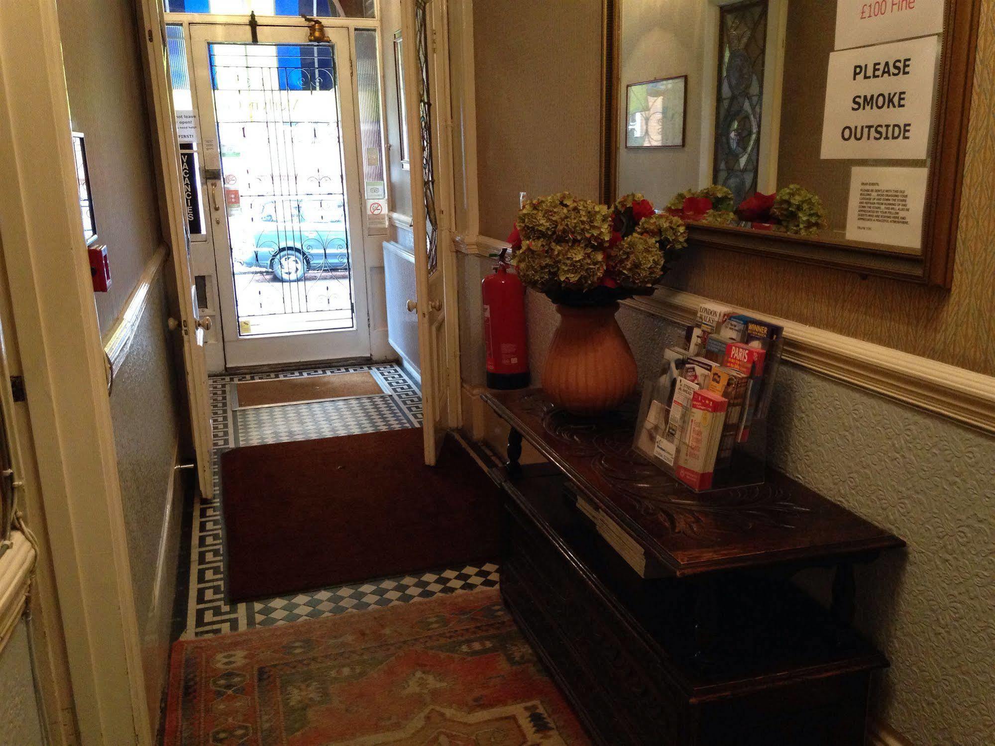 Merlyn Court Hotel ロンドン エクステリア 写真